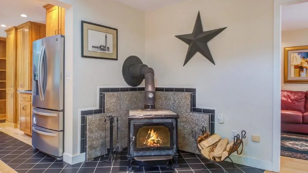 71 Oatway Lane Winthrop ME 04364