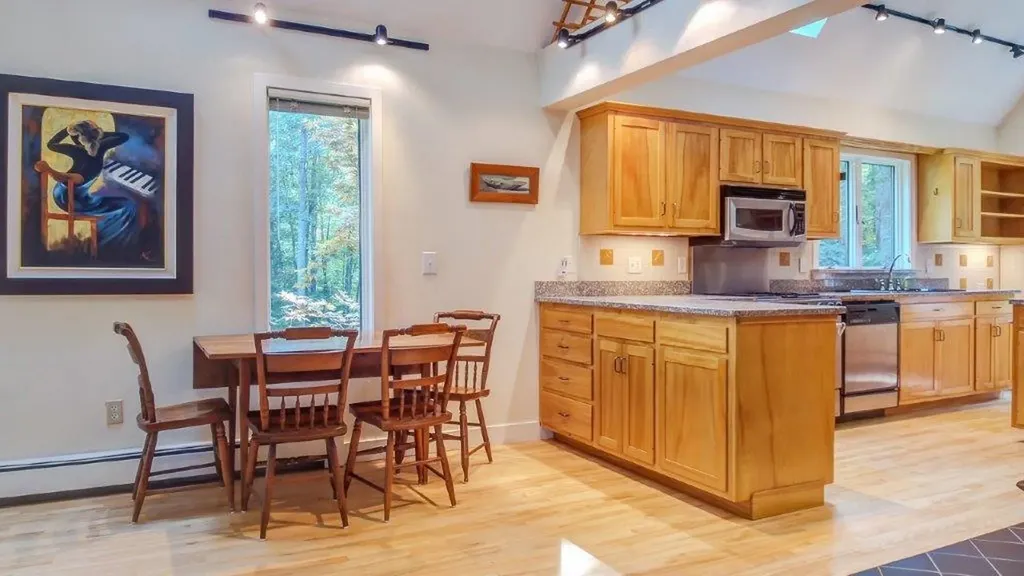 71 Oatway Lane Winthrop ME 04364