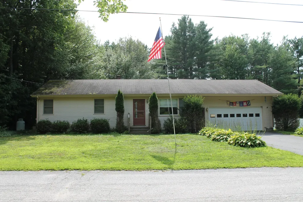 43 Pierce Street Gardiner ME 04345