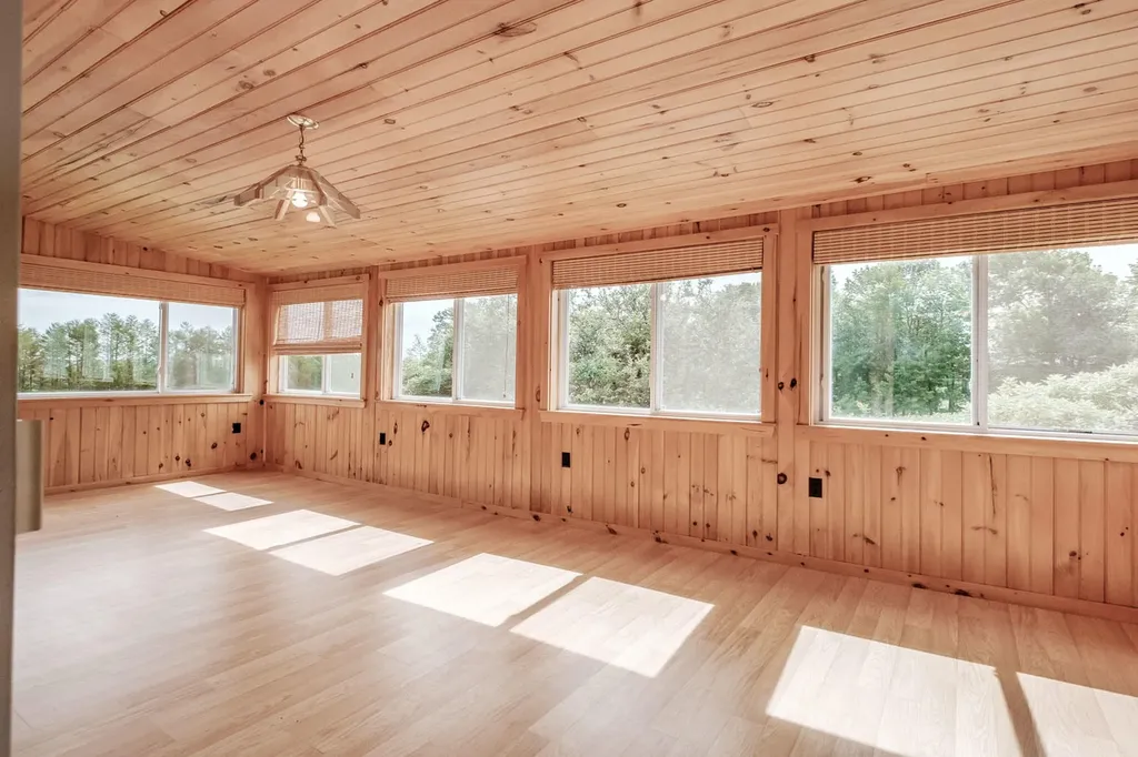 105 W Washington Road Washington ME 04574