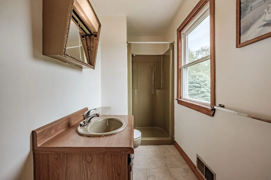 105 W Washington Road Washington ME 04574