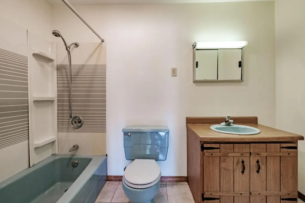 105 W Washington Road Washington ME 04574