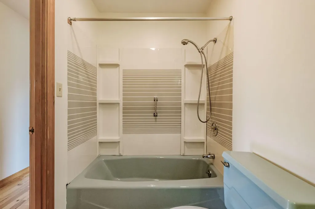 105 W Washington Road Washington ME 04574