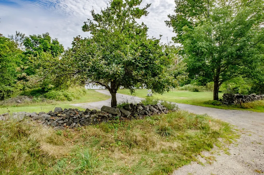 105 W Washington Road Washington ME 04574