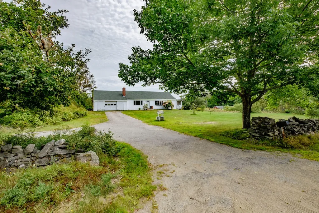 105 W Washington Road Washington ME 04574
