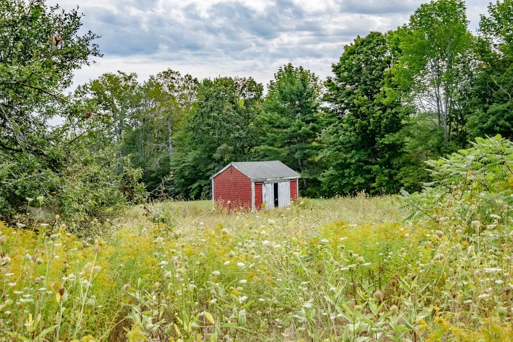 105 W Washington Road Washington ME 04574