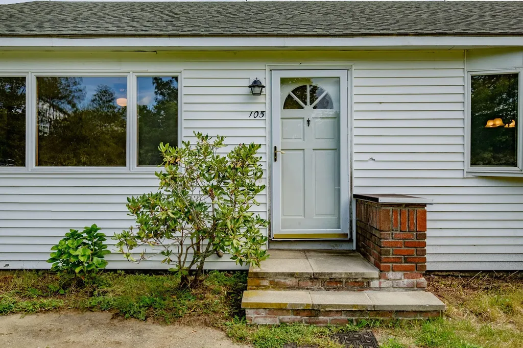 105 W Washington Road Washington ME 04574