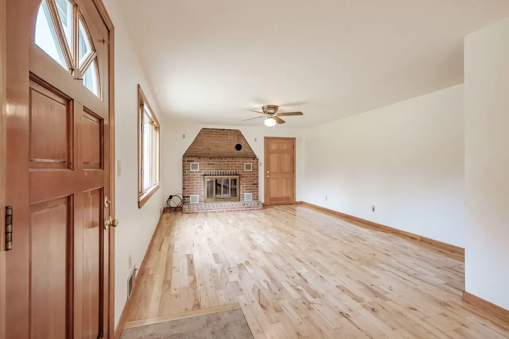 105 W Washington Road Washington ME 04574