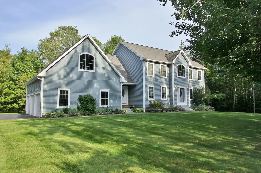 11 Riverbend Drive Glenburn ME 04401
