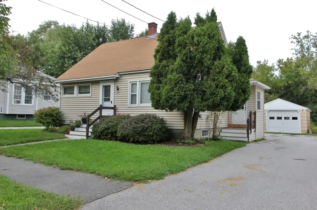 23 Vine Street Bangor ME 04401