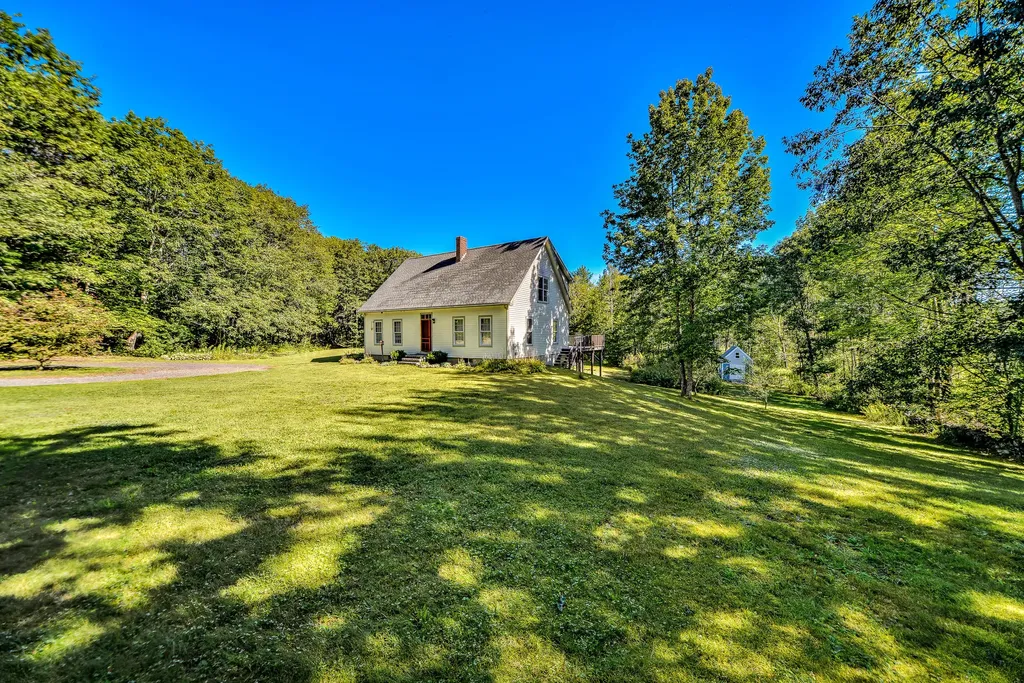 471 Gardiner Road Dresden ME 04342