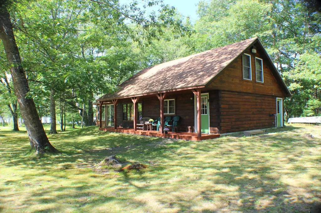 60 Lakeside Place Princeton ME 04668