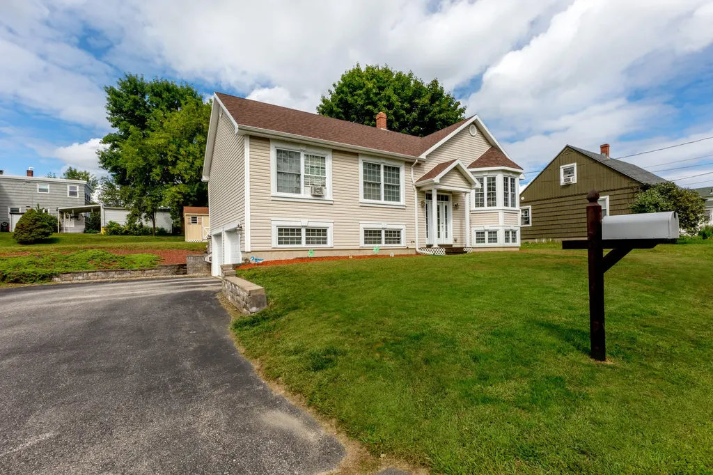 37 Olive Avenue Lewiston ME 04240