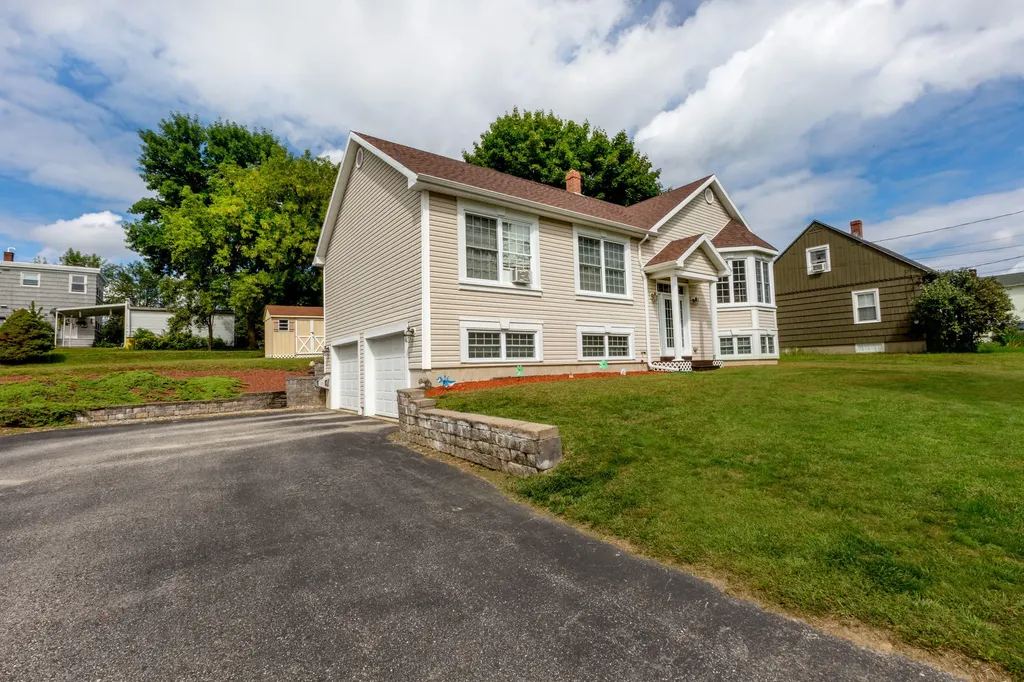 37 Olive Avenue Lewiston ME 04240