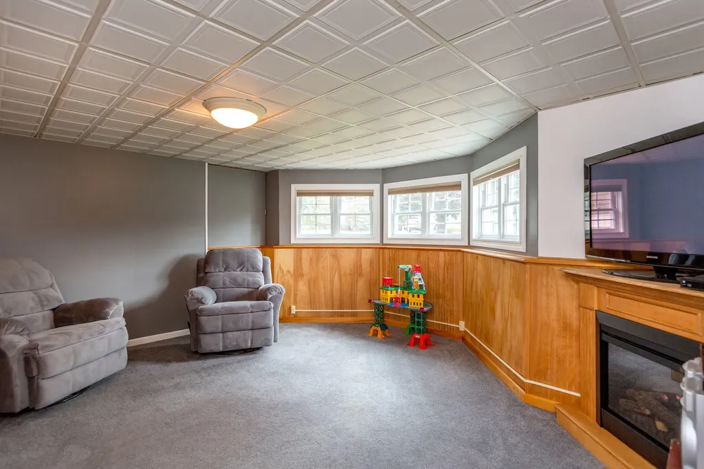 37 Olive Avenue Lewiston ME 04240