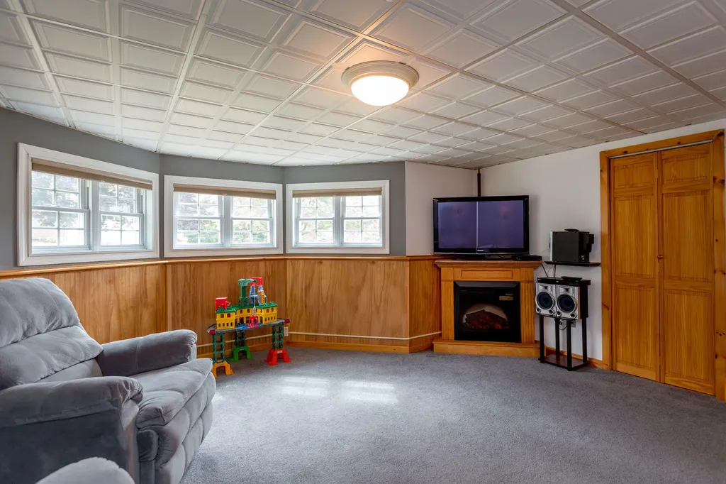 37 Olive Avenue Lewiston ME 04240