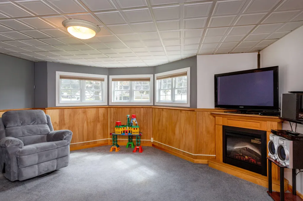 37 Olive Avenue Lewiston ME 04240