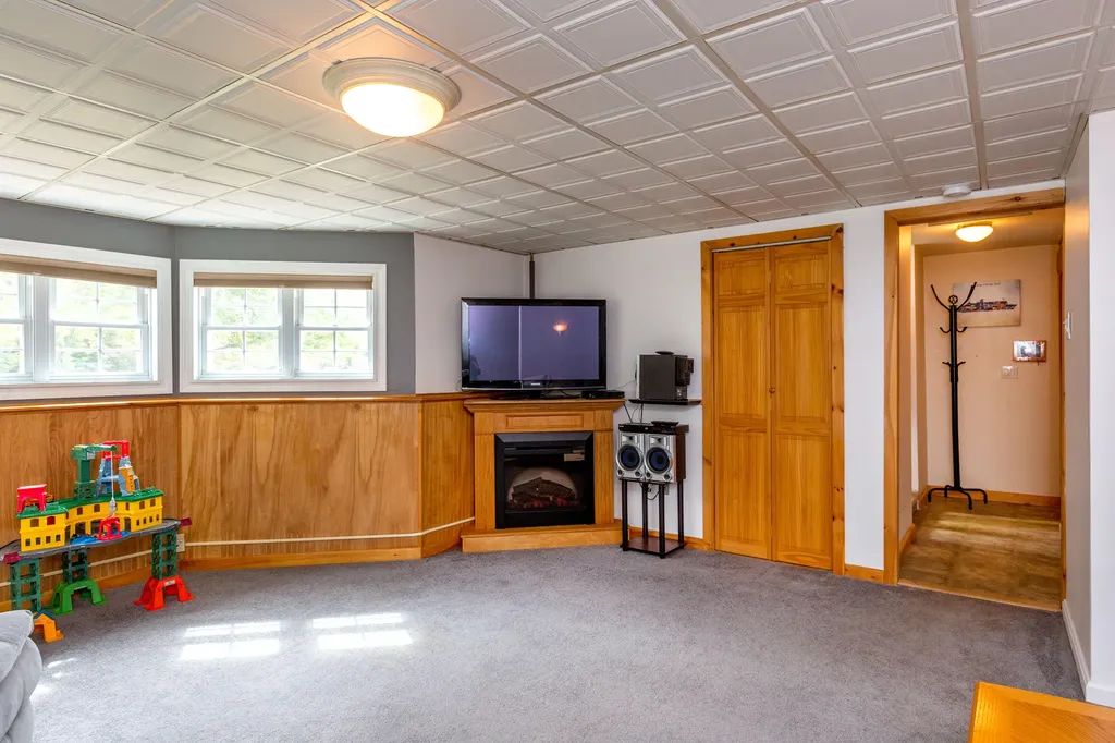 37 Olive Avenue Lewiston ME 04240