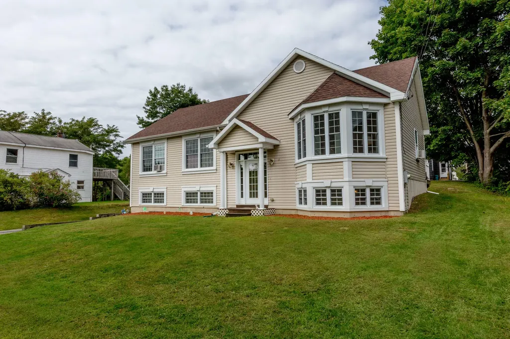 37 Olive Avenue Lewiston ME 04240