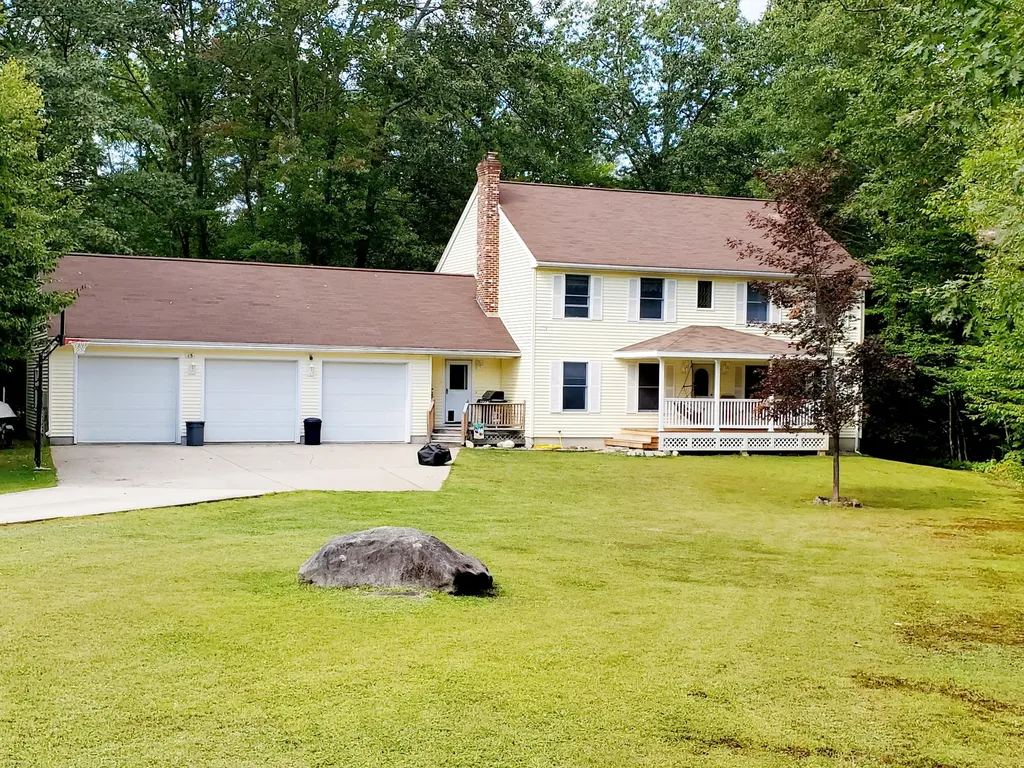 15 Fox Run Turner ME 04282