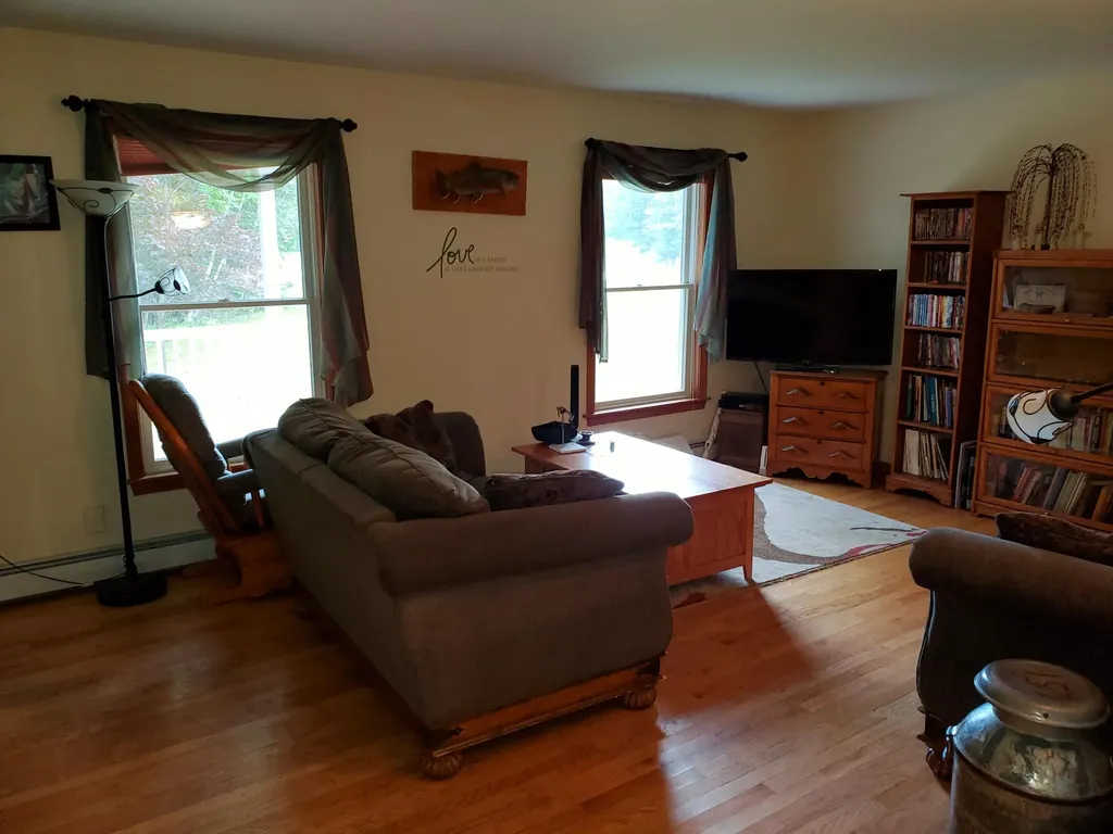 15 Fox Run Turner ME 04282