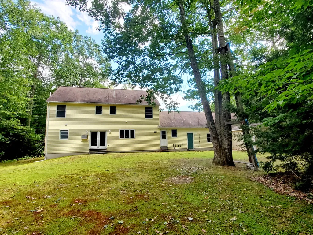 15 Fox Run Turner ME 04282