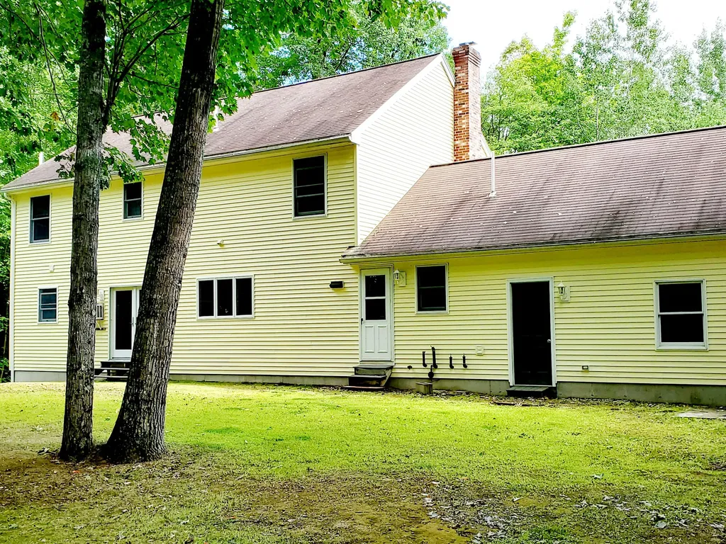 15 Fox Run Turner ME 04282