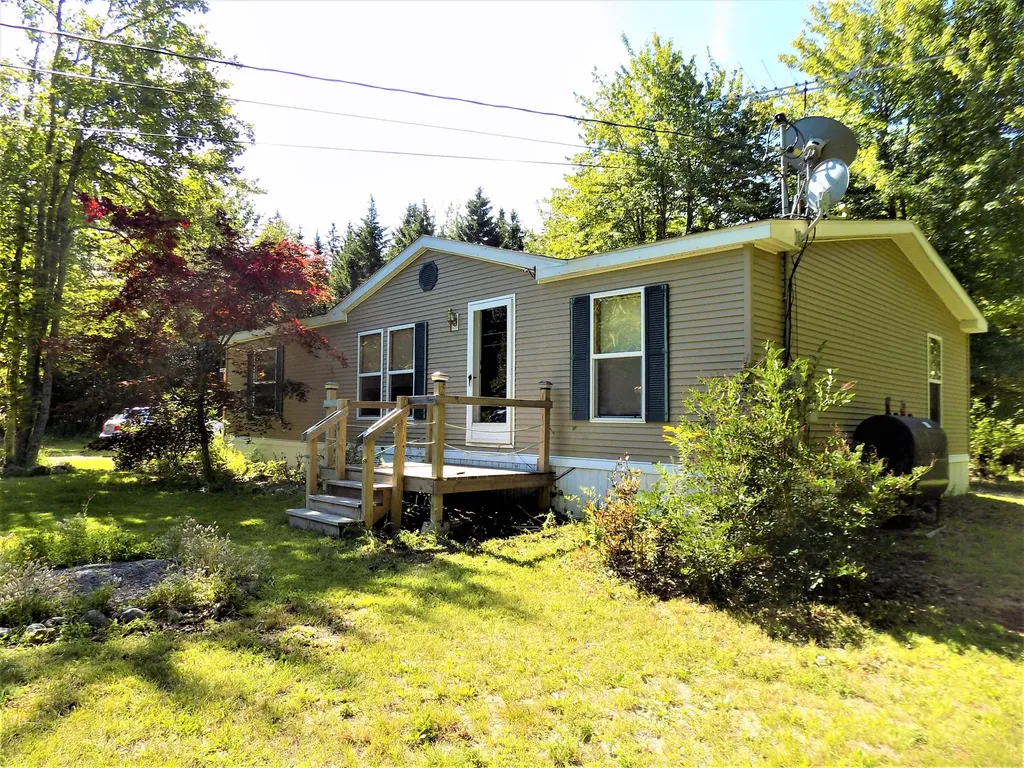 25 Twin Pines Lane Trenton ME 04605