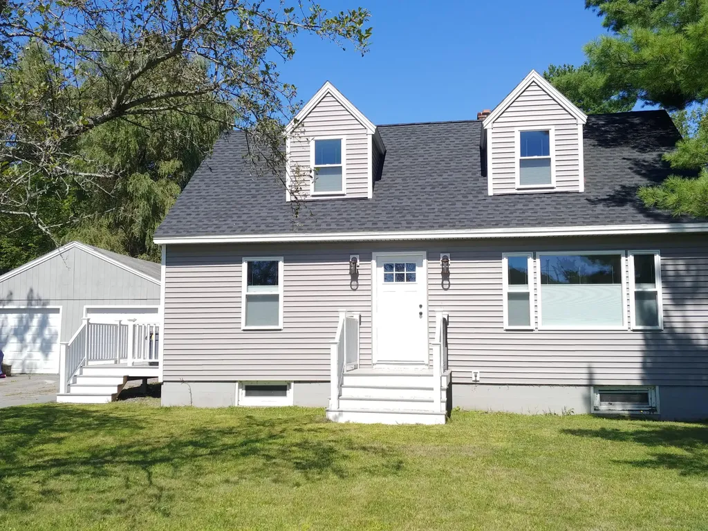 19 Leighton Road Falmouth ME 04105