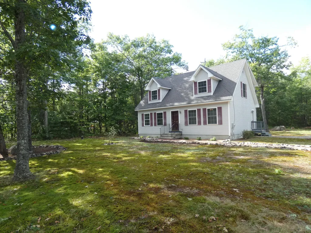 27 Oakwood Drive Oxford ME 04270