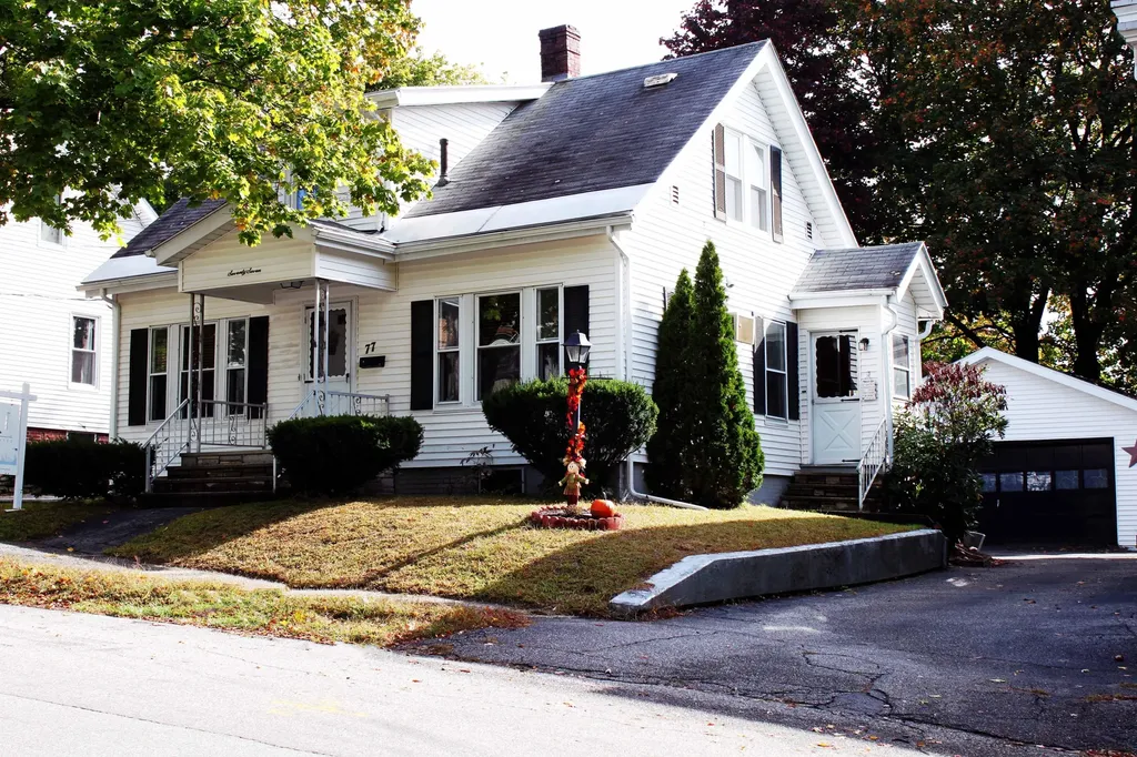 77 Androscoggin Avenue Lewiston ME 04240