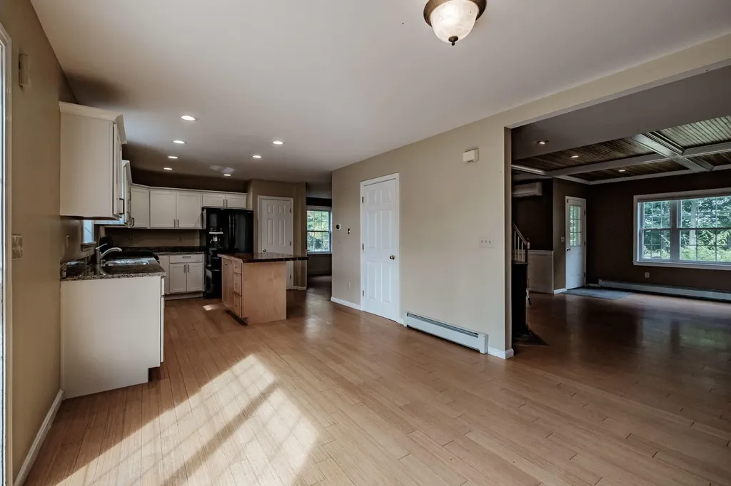 19 Davis Annex Gorham ME 04038