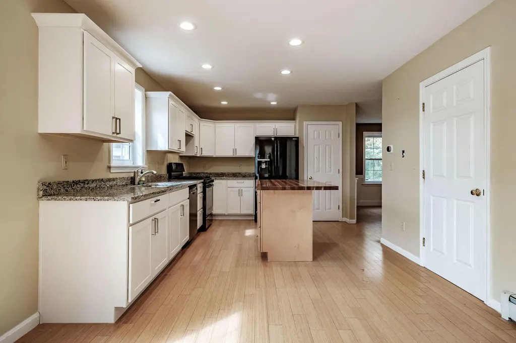 19 Davis Annex Gorham ME 04038