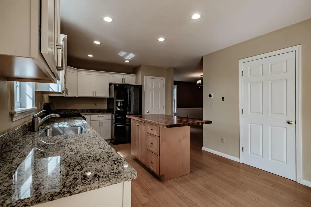 19 Davis Annex Gorham ME 04038