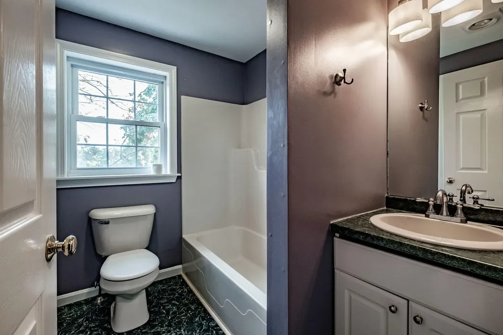 19 Davis Annex Gorham ME 04038