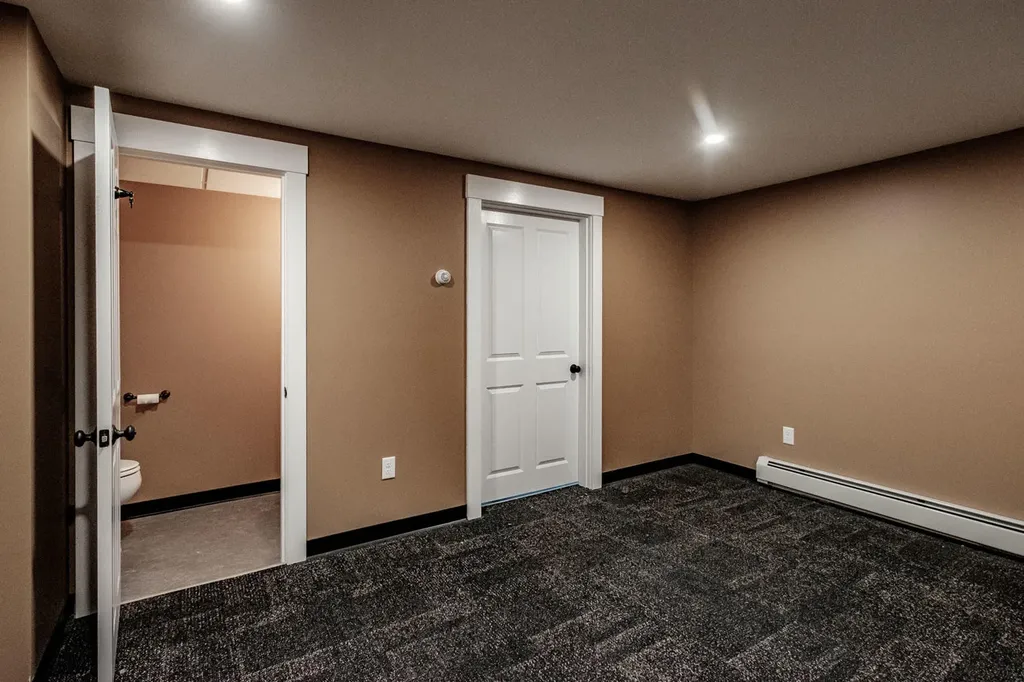 19 Davis Annex Gorham ME 04038