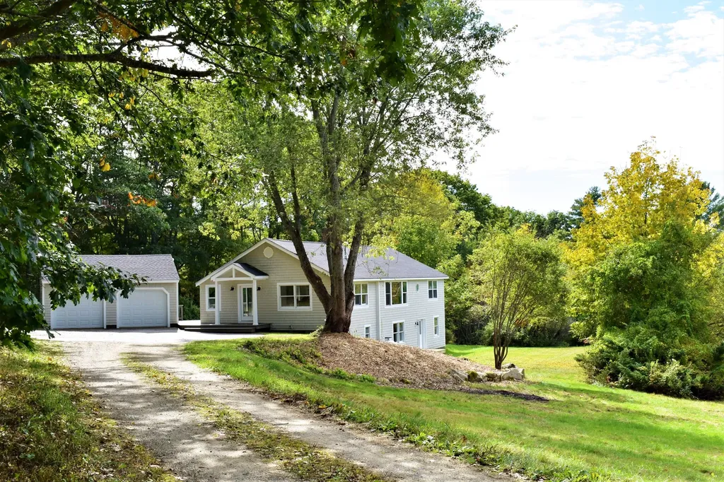 31 Powell Lane Damariscotta ME 04543