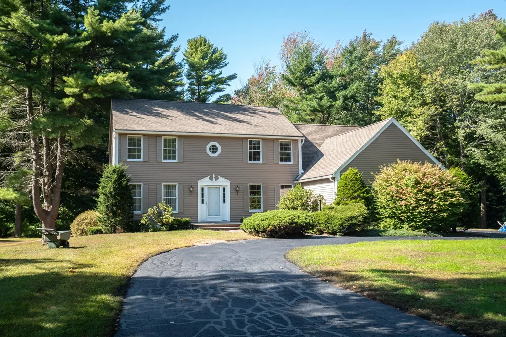 28 Scrimshaw Lane Saco ME 04072