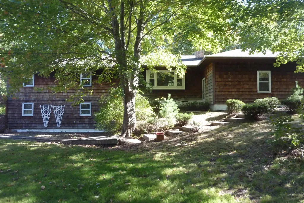 6 Inner Circle Biddeford ME 04005