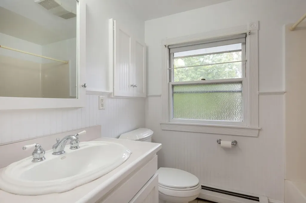40 Robinson Gardens Lewiston ME 04240