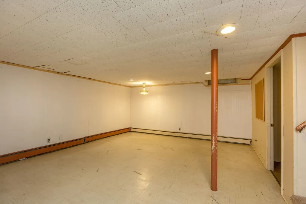 40 Robinson Gardens Lewiston ME 04240