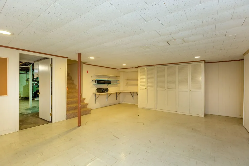 40 Robinson Gardens Lewiston ME 04240