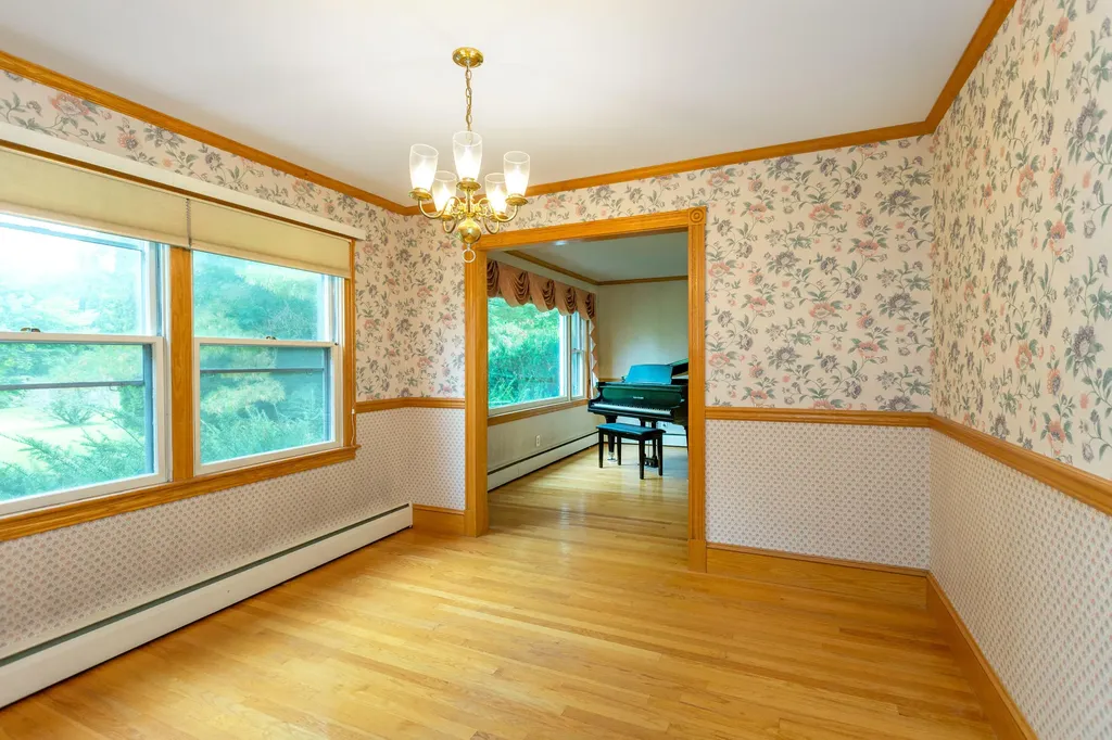 40 Robinson Gardens Lewiston ME 04240
