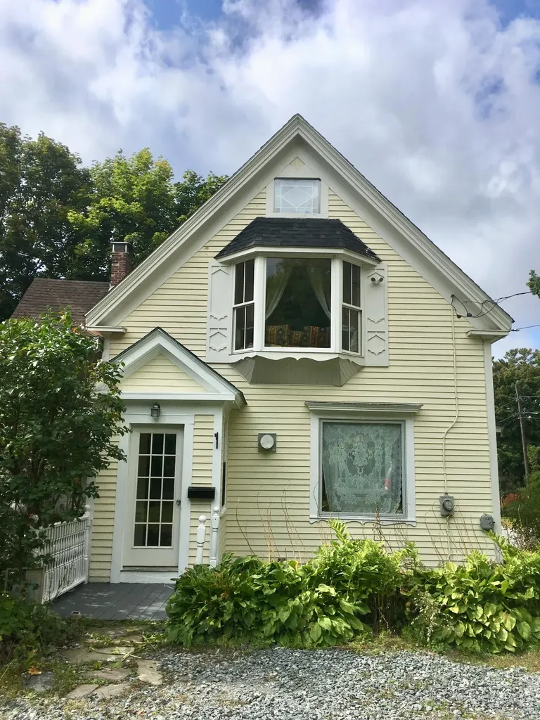 27 Lincoln Street Ellsworth ME 04605