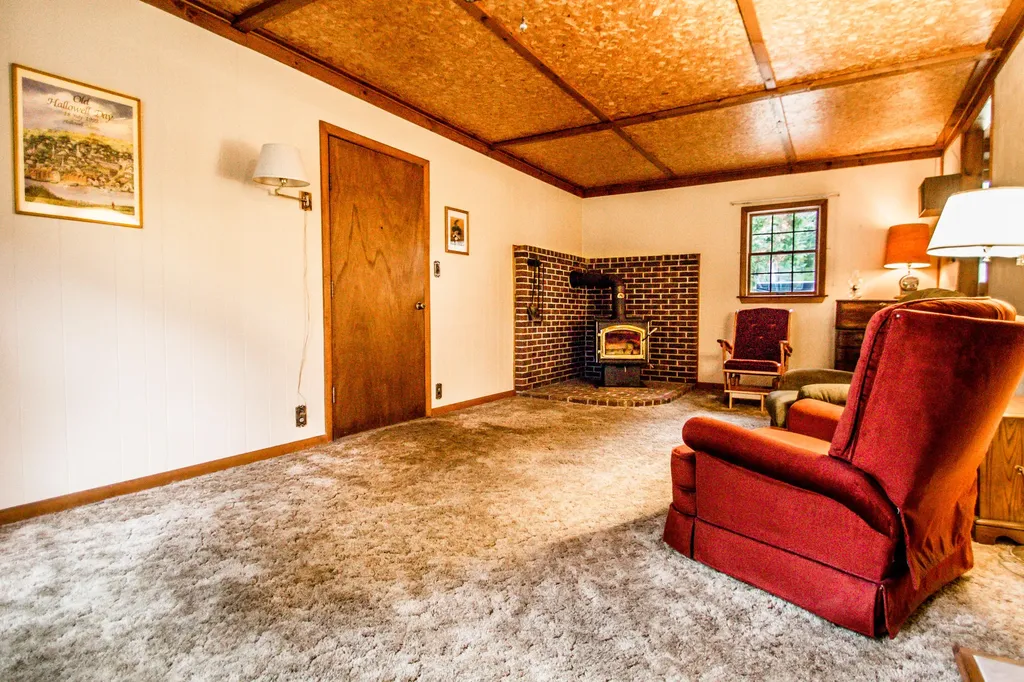 32 Blaine Road Hallowell ME 04347