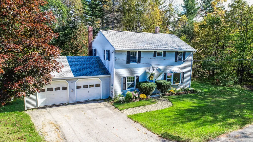 32 Blaine Road Hallowell ME 04347