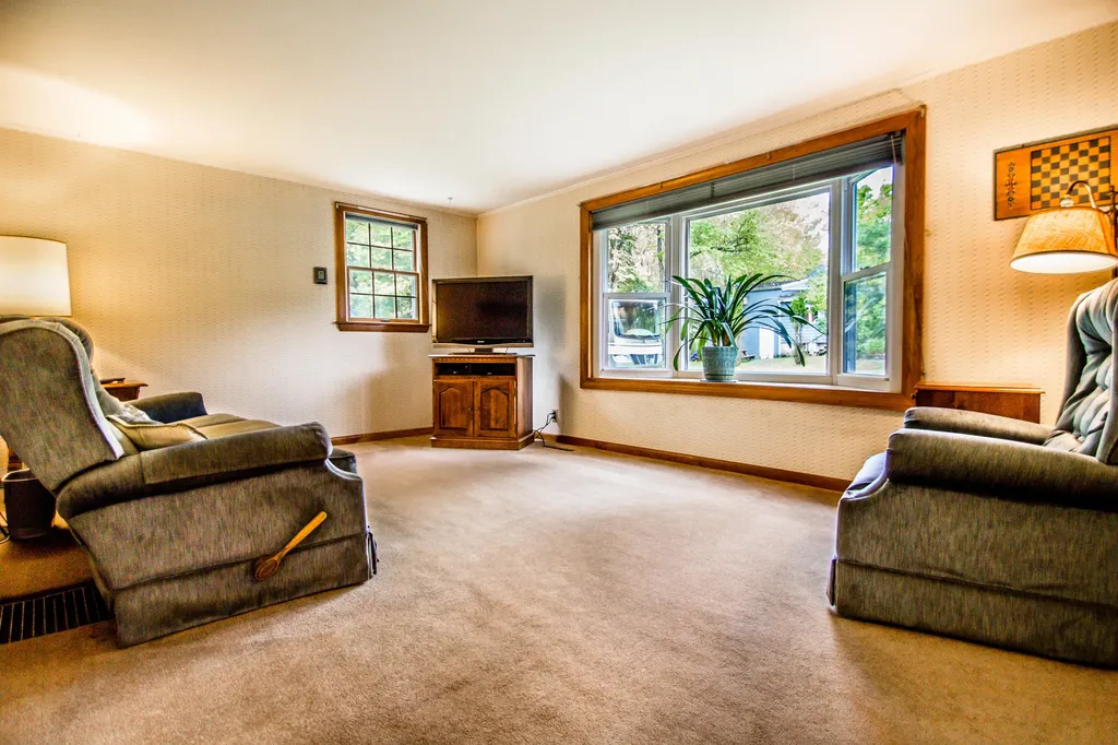 32 Blaine Road Hallowell ME 04347
