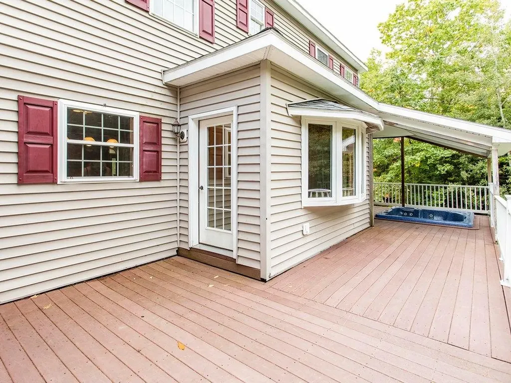 24 Wedgewood Drive Oakland ME 04963