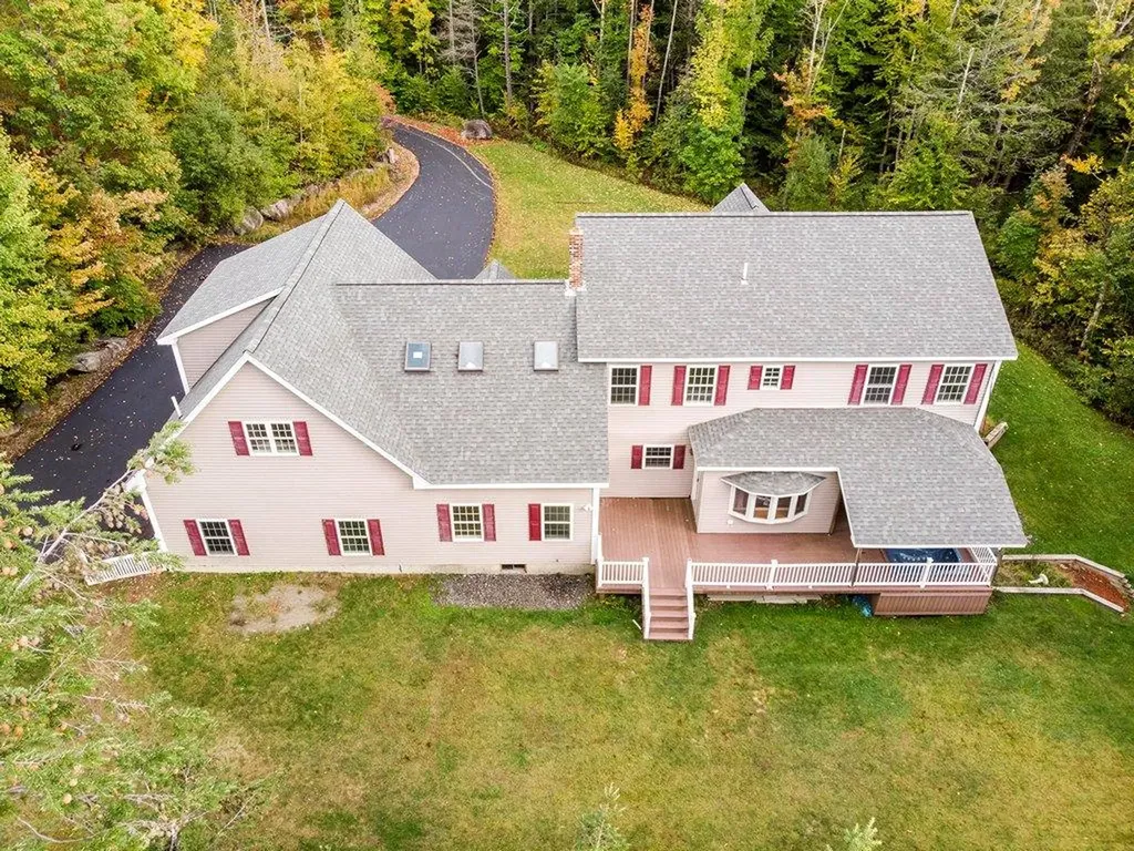 24 Wedgewood Drive Oakland ME 04963
