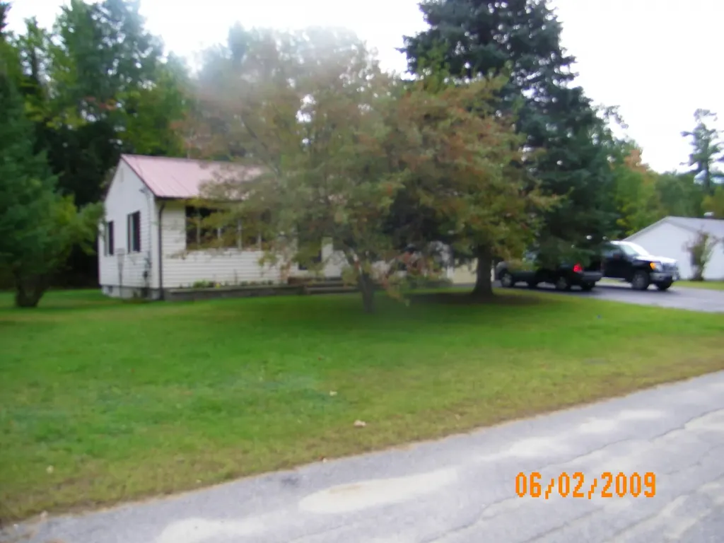18 Huntington Avenue Norway ME 04268